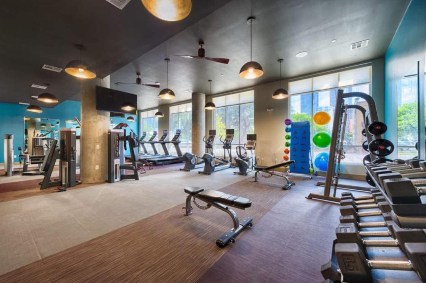 Downtown Apt Free Parking - Pool - Gym - Fully Kitchen 休斯敦 外观 照片